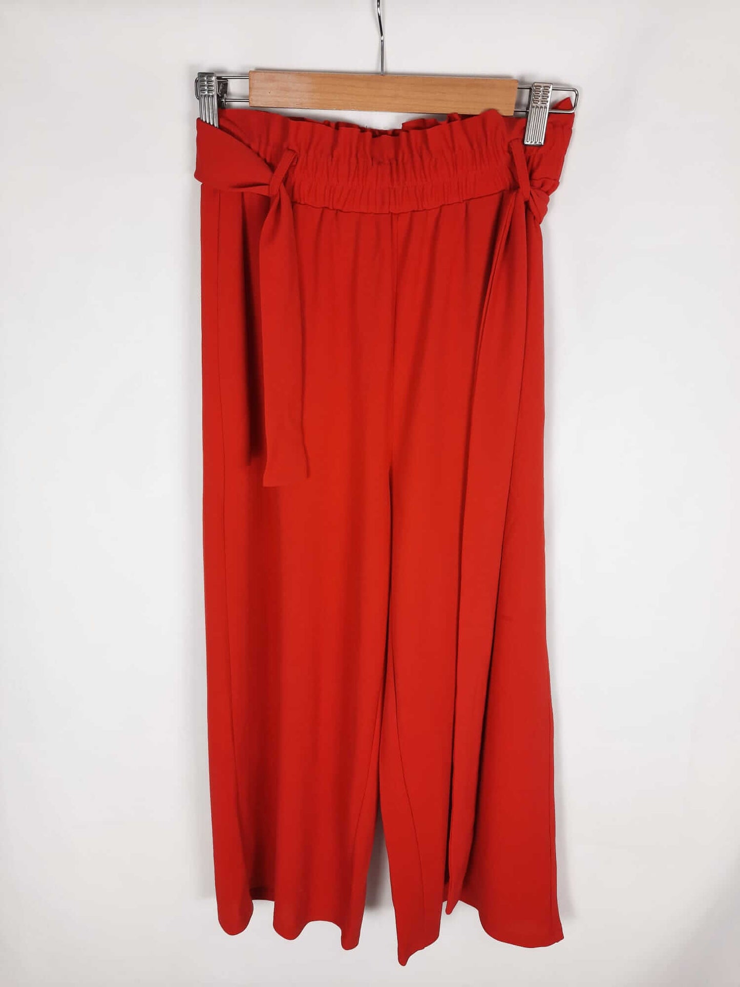 ONLY. Pantalones rojos fluidos T .m