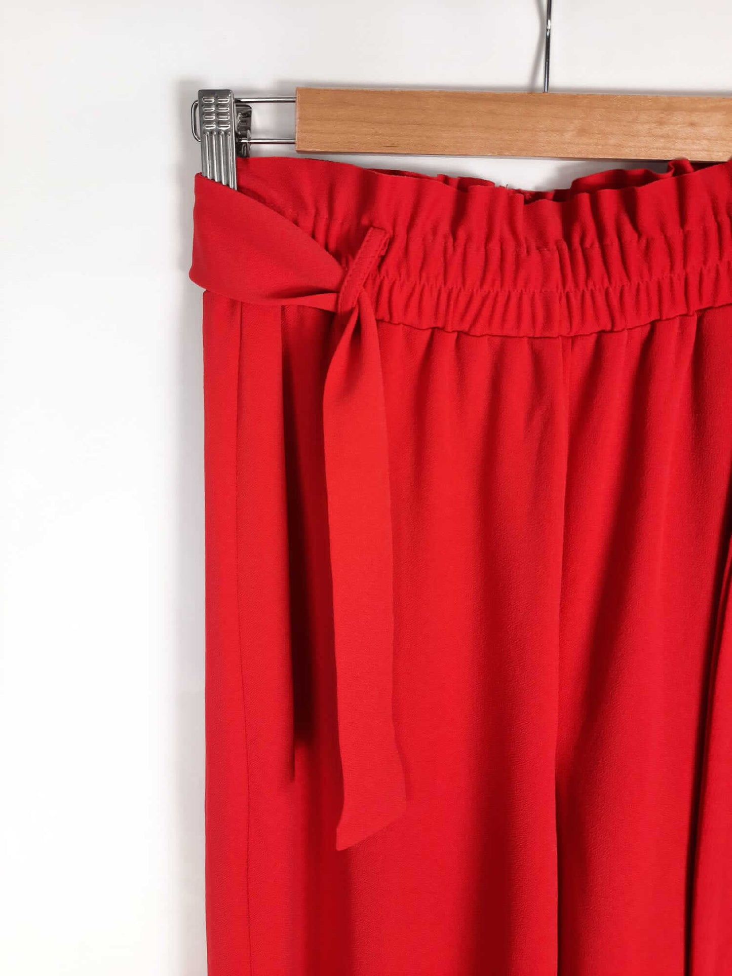 ONLY. Pantalones rojos fluidos T .m