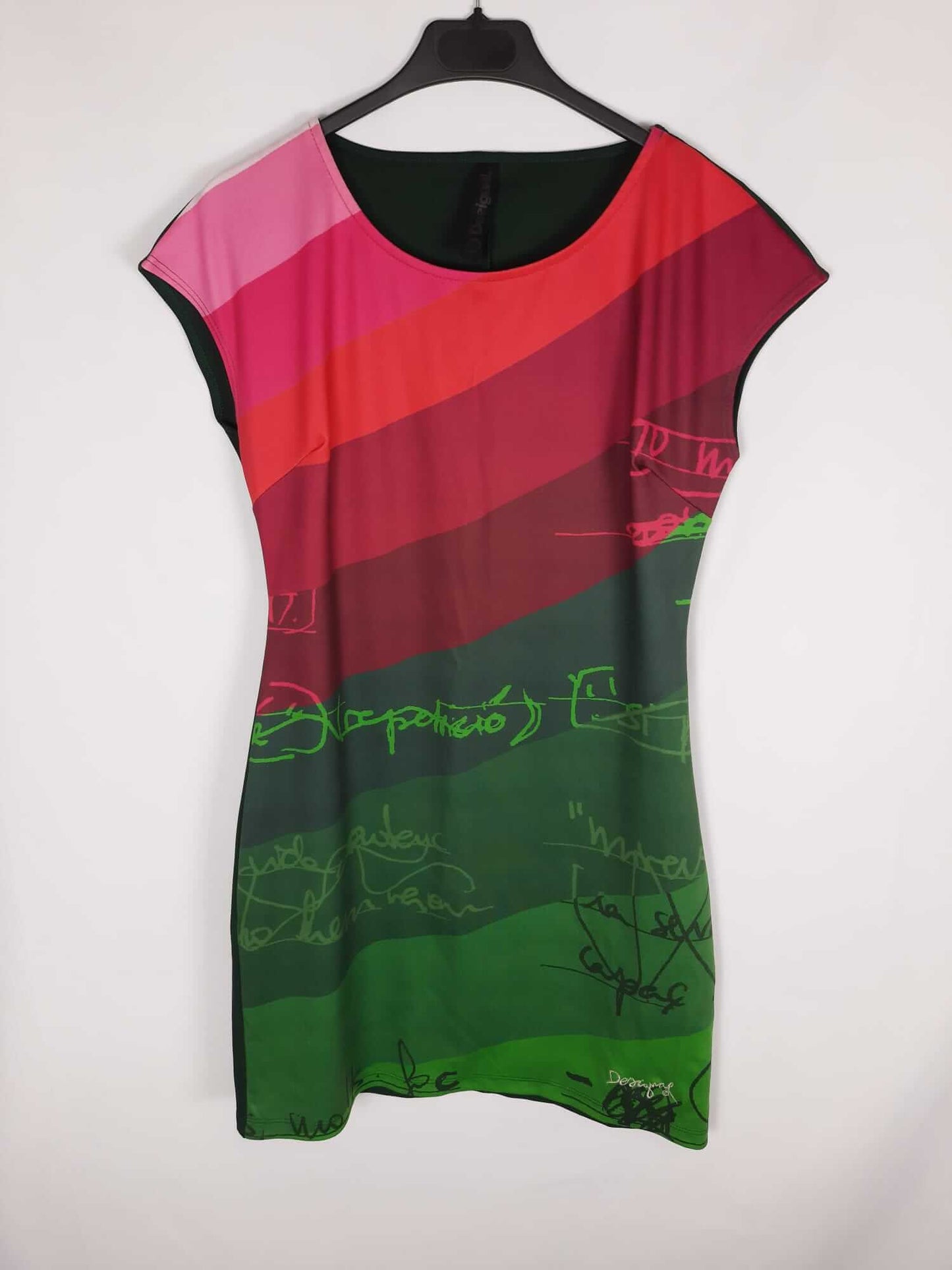 DESIGUAL. Vestido ajustado corto verde con toques en rosa T m