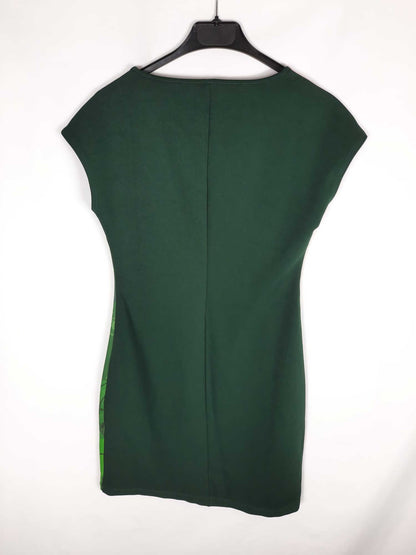 DESIGUAL. Vestido ajustado corto verde con toques en rosa T m