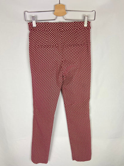 MANGO. Pantalón estampado geométrico en burdeos  T.36