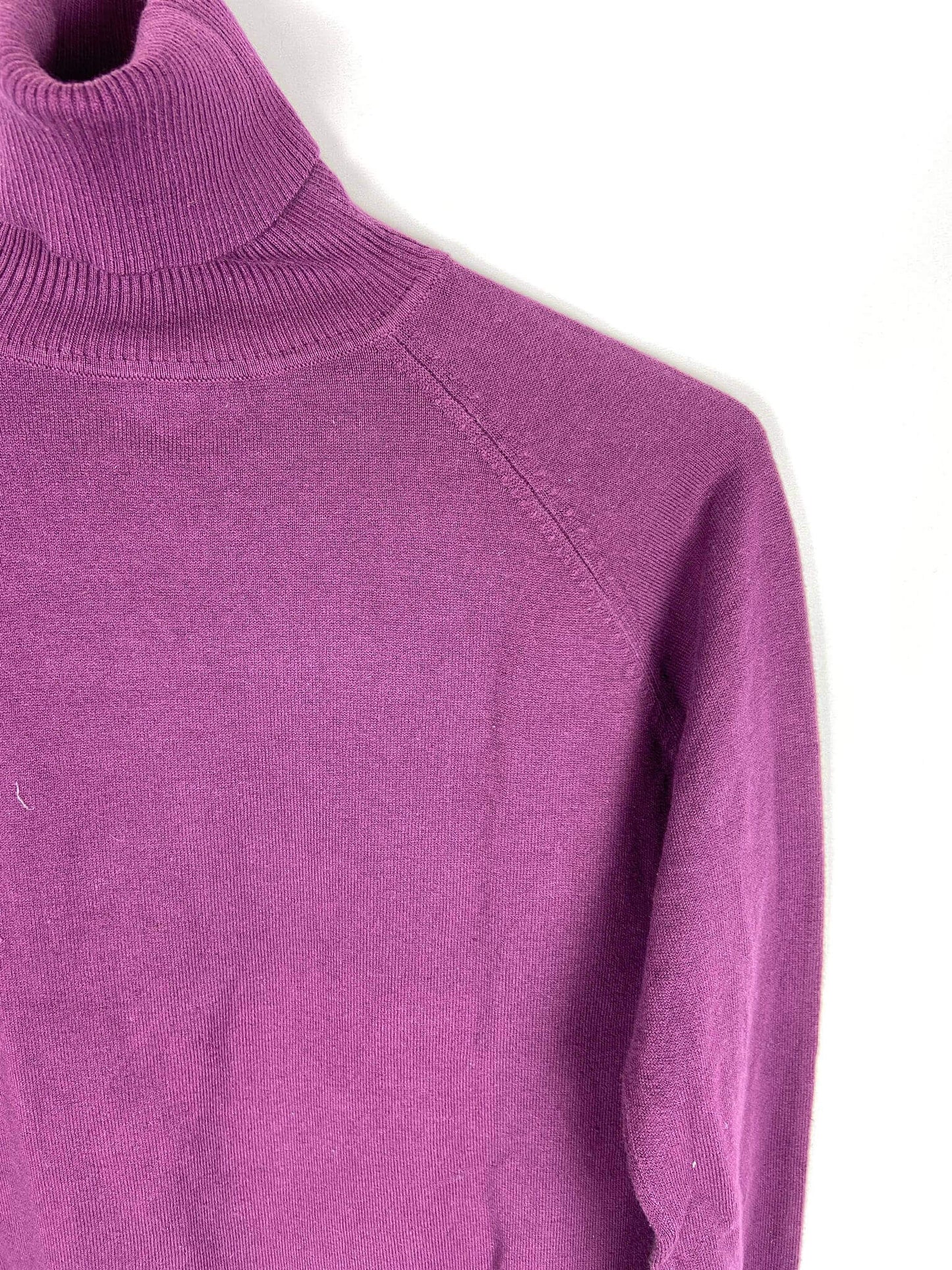 ZARA. Jersey de cuello alto morado T.s