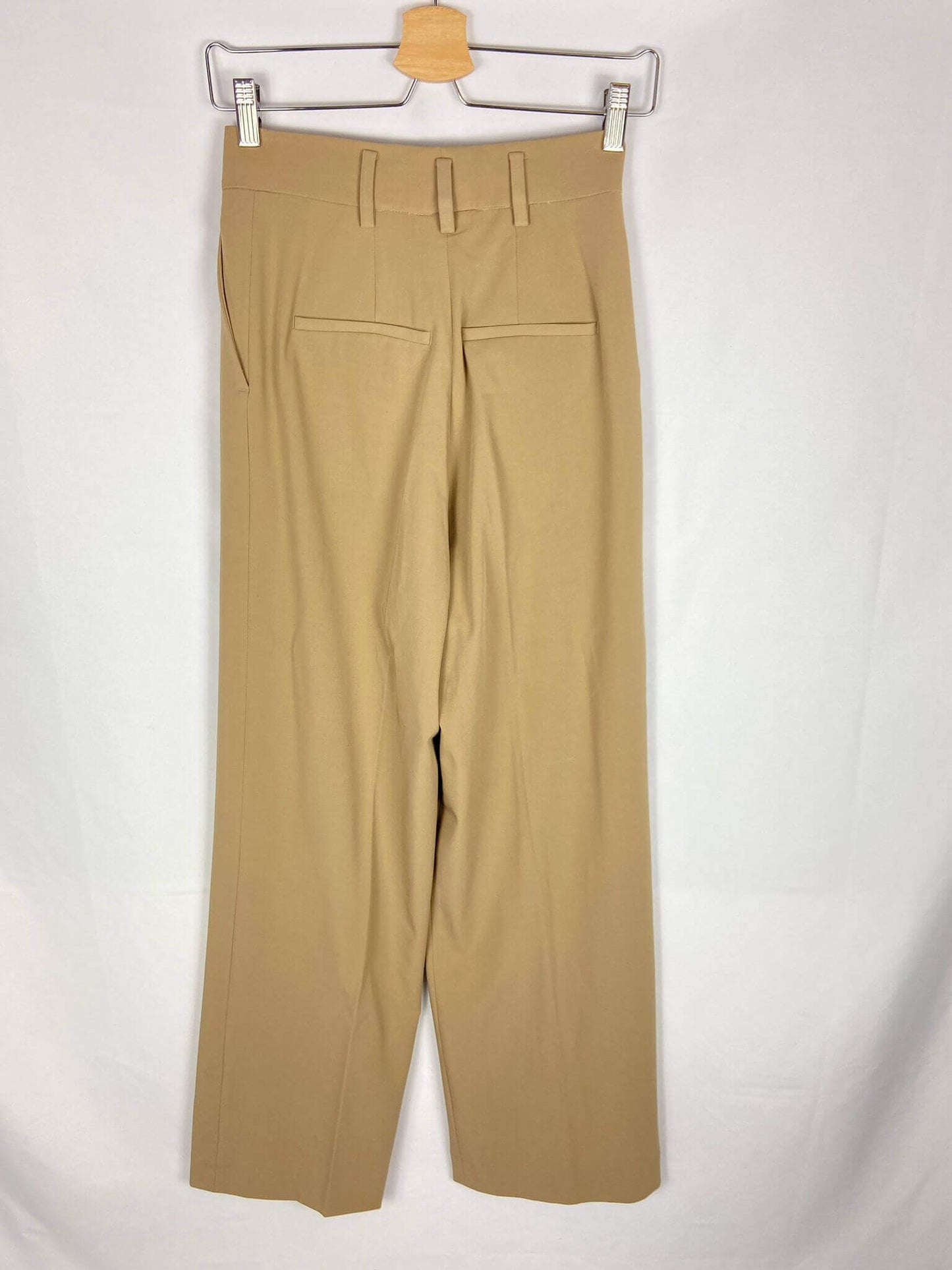 ZARA. Pantalones anchos de vestir beige T.xs