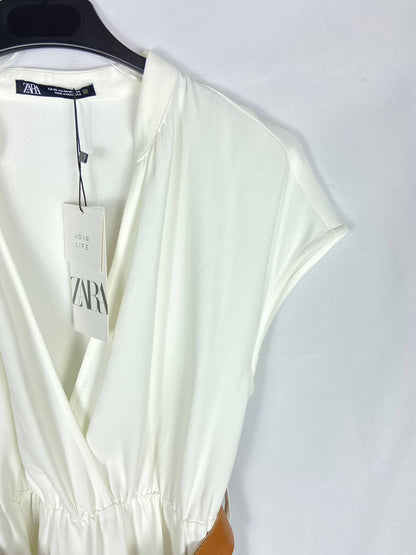 ZARA. Vestido midi blanco con volante T. xs