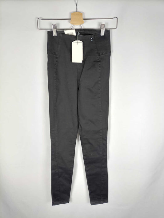 SALSA. Pantalón negro pitillo T.34