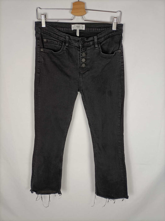 MANGO. Pnatalon negro denim T. 40