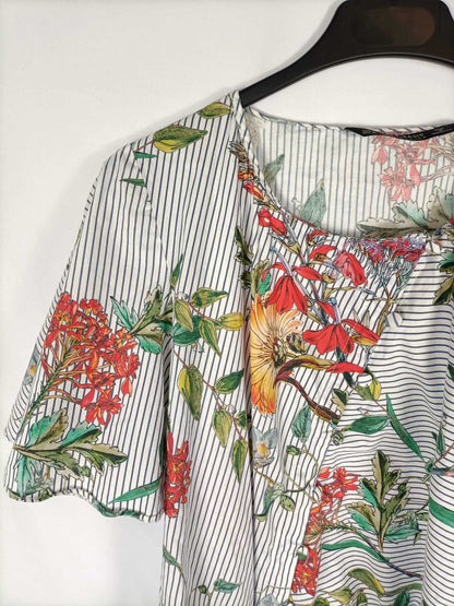 ZARA. Camisa rayas y flores