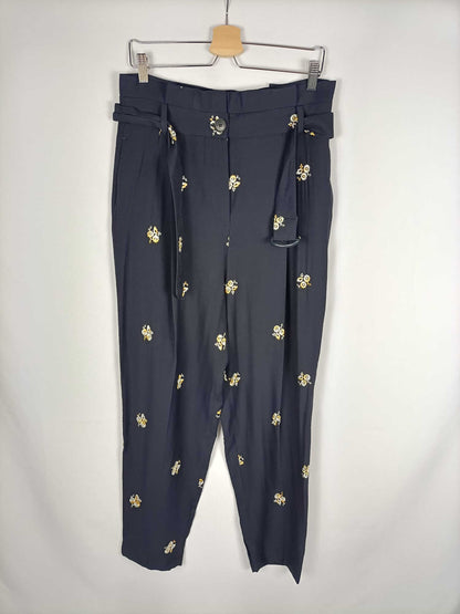 ZARA. Pantalon fluido azul marino con detalles de flores bordadas T. l