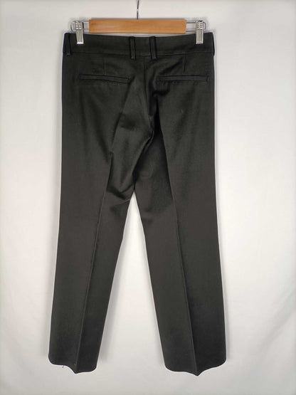 BERSHKA.Pantalones pinza negros T.32