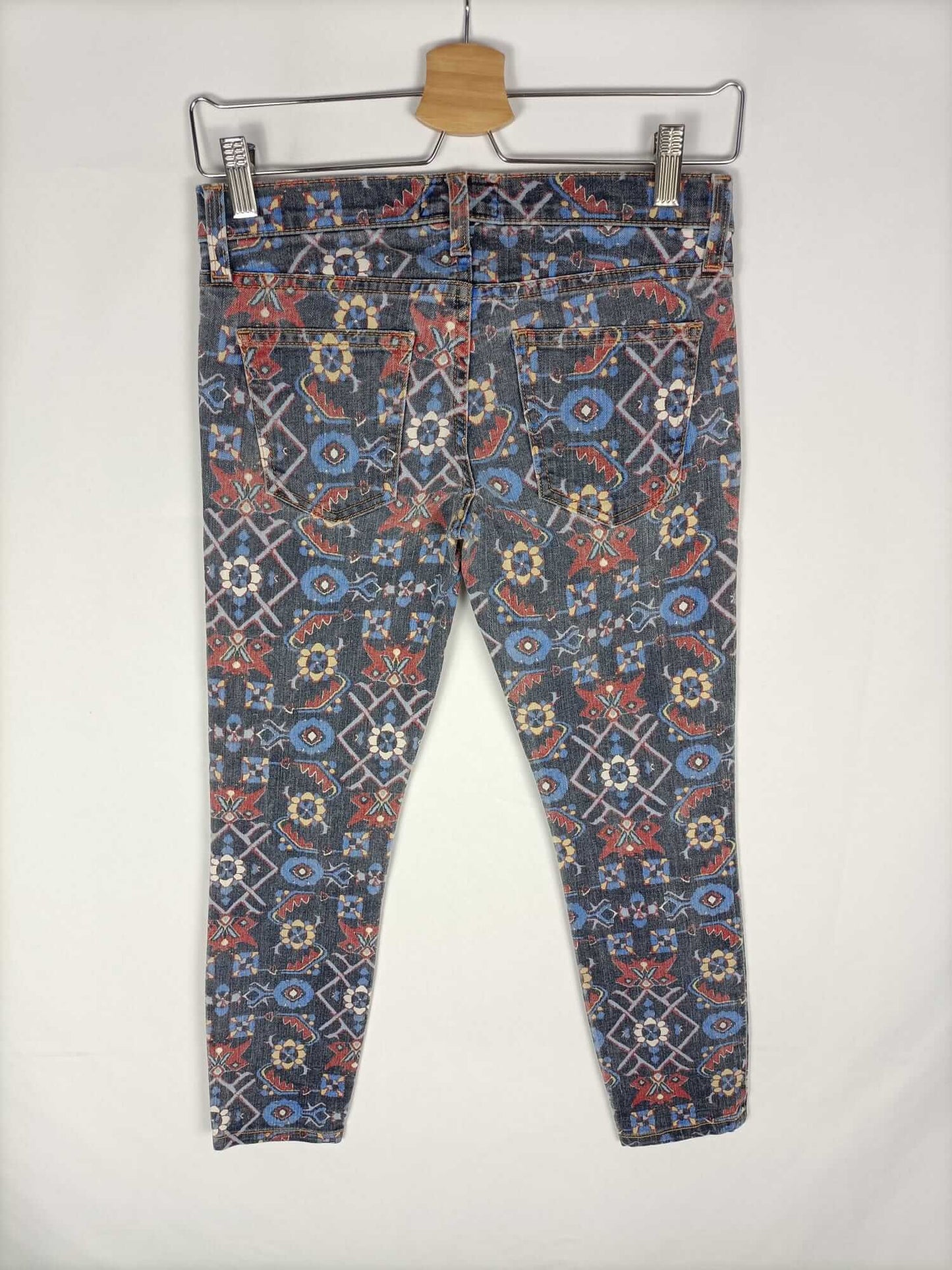 OTRAS.Pantalón denim estampado T.25 (36)