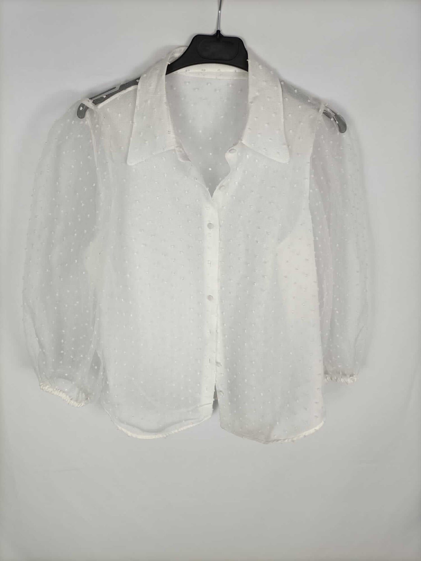 ZARA. Blusa blanca plumeti T.m (tara)