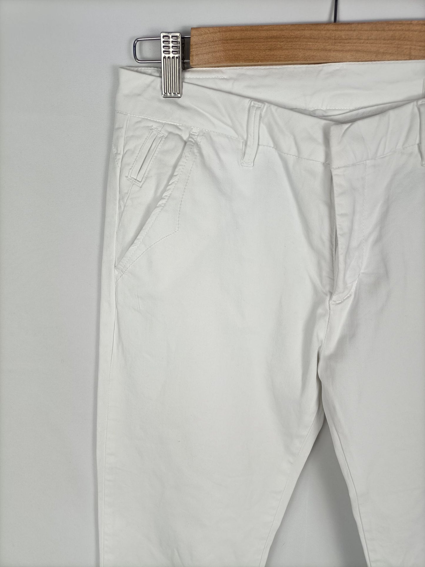 REIKO.Pantalón blanco chino denim T.36