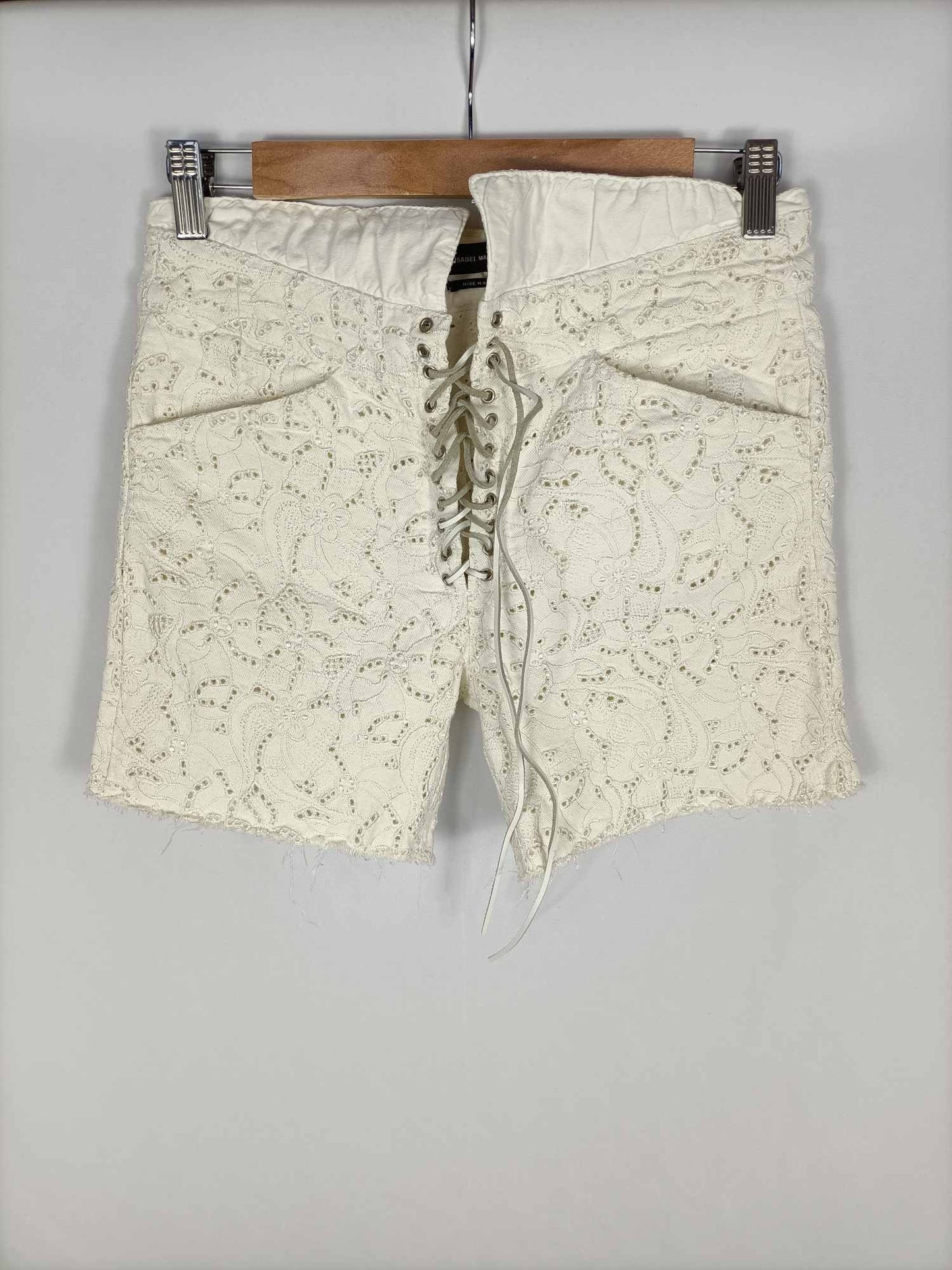 ISABEL MARANT. Pantalón corto troquelado T.34