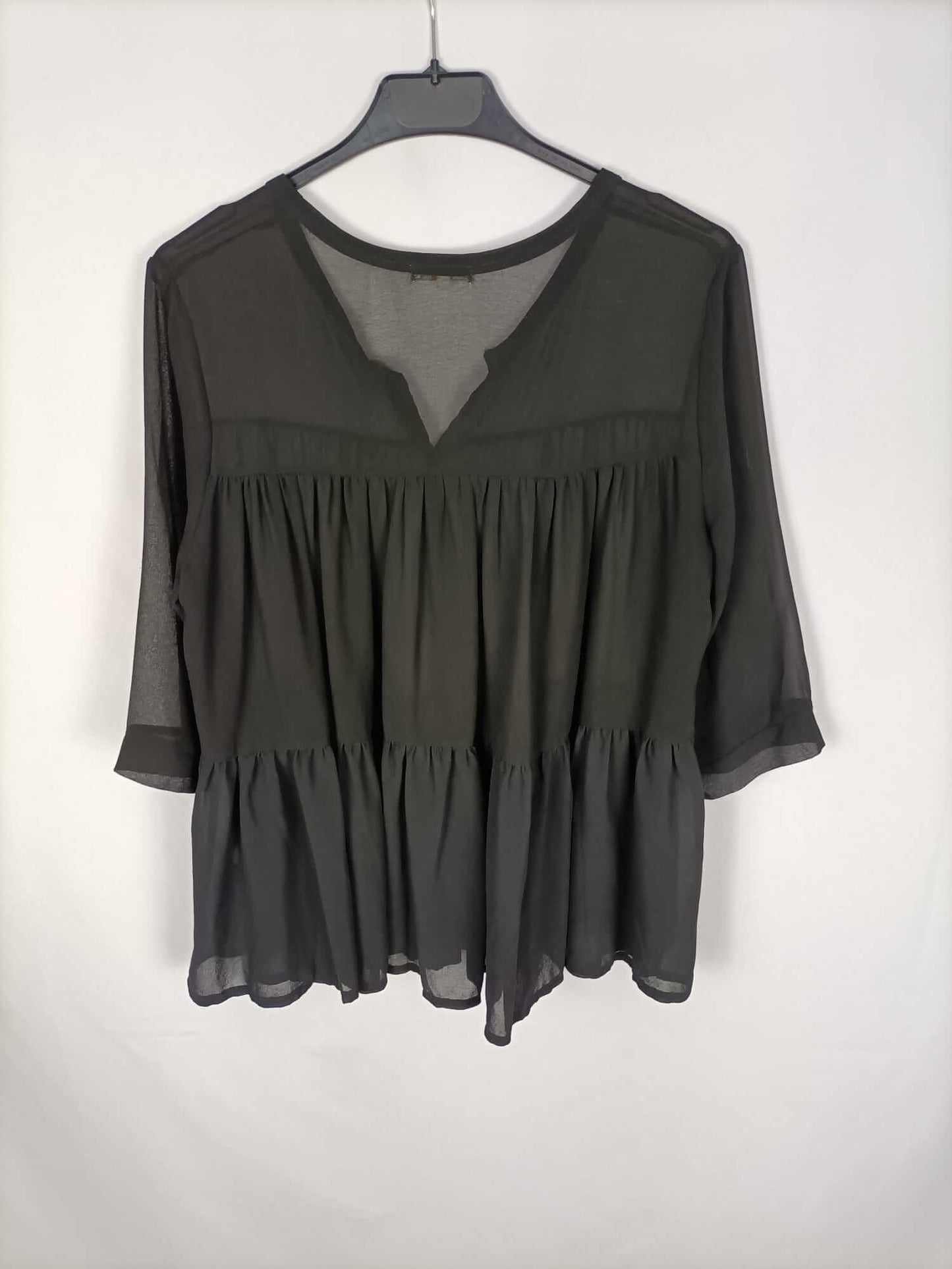 KLIN. Blusa negra botones T.s/m