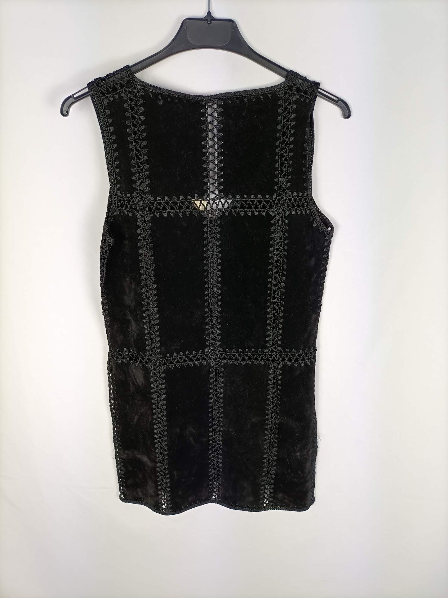 TOPSHOP. Top negro antelina y croché T.32/34