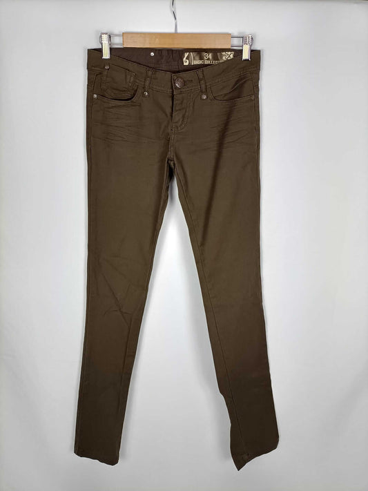 STRADIVARIUS.Pantalones básicos marrones T.34