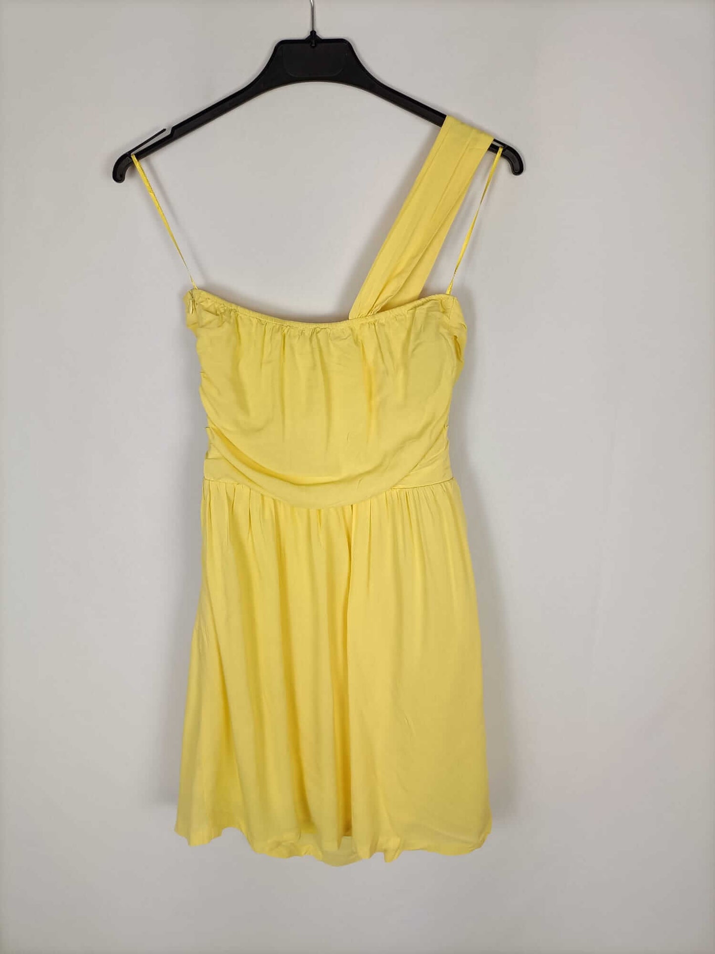 BERSHKA.Vestido amarillo T.m