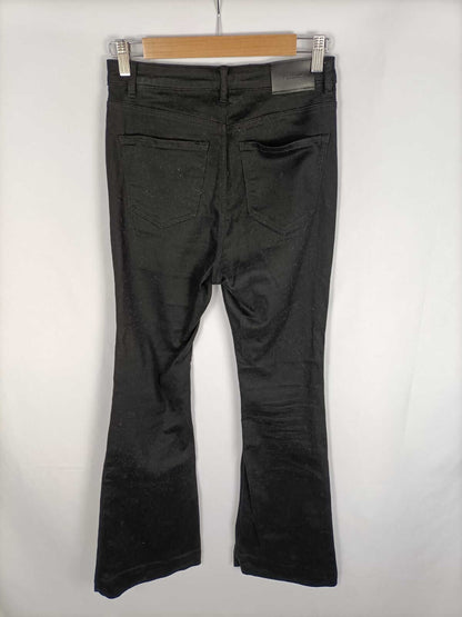 STRADIVARIUS.Pantalones negros campana T.26