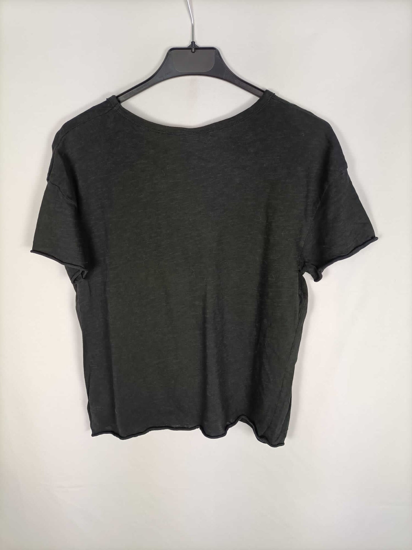 ZARA.Camiseta básica negra T.s