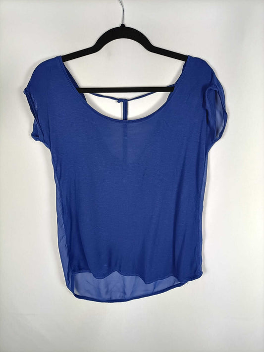 STRADIVARIUS.Camiseta azul klein T.s