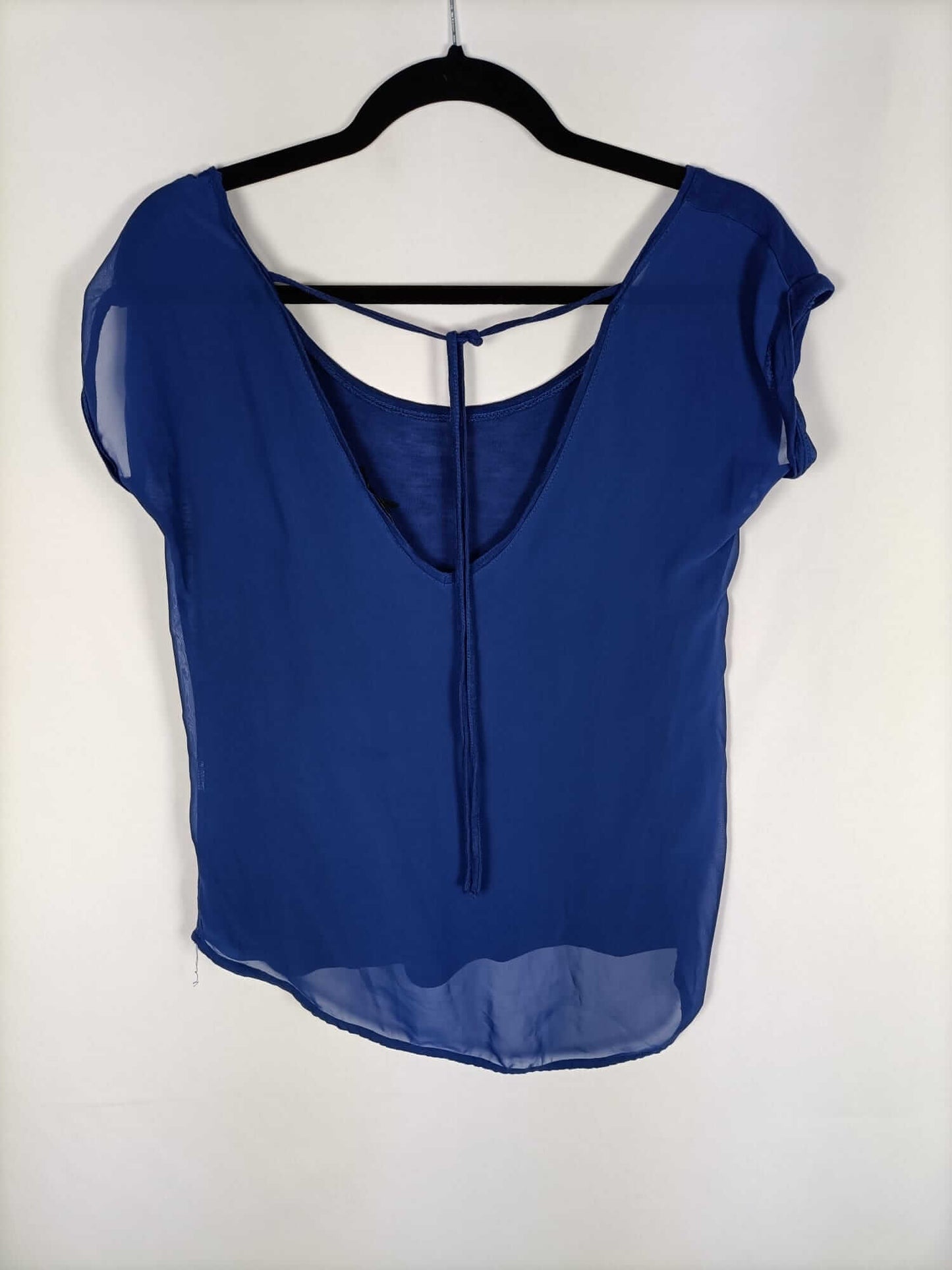 STRADIVARIUS.Camiseta azul klein T.s