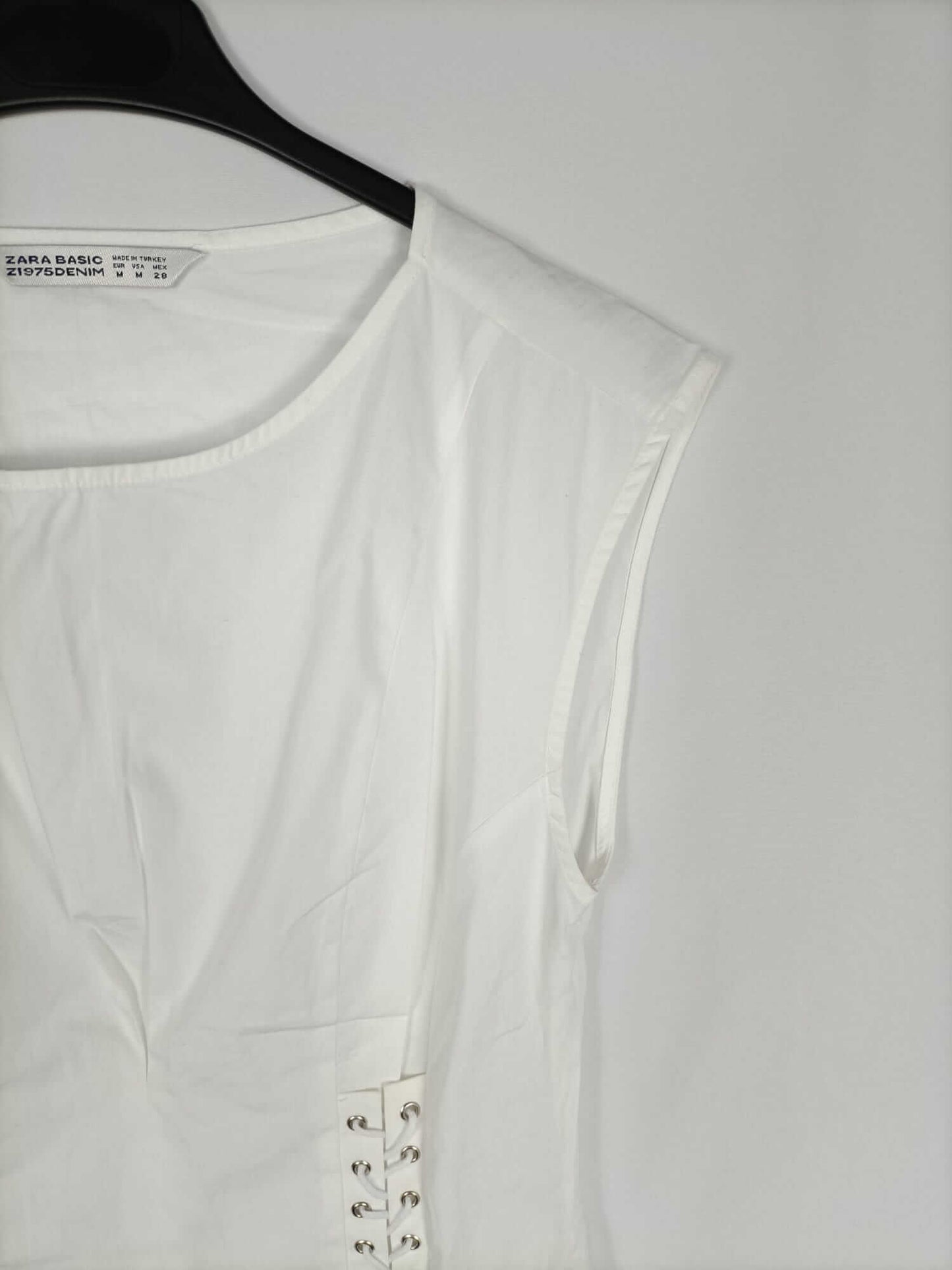 ZARA. Top blanco cuerdas T.m