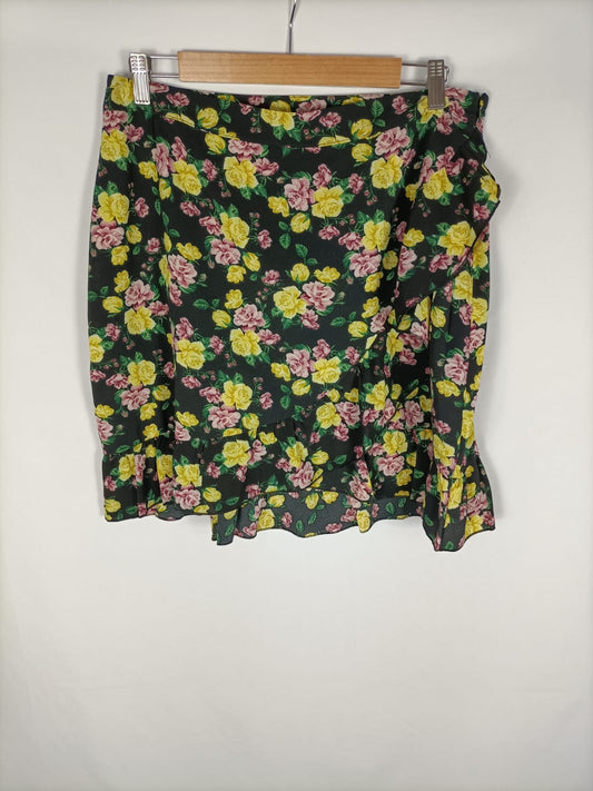 SHEIN. Falda negra flores T.xl