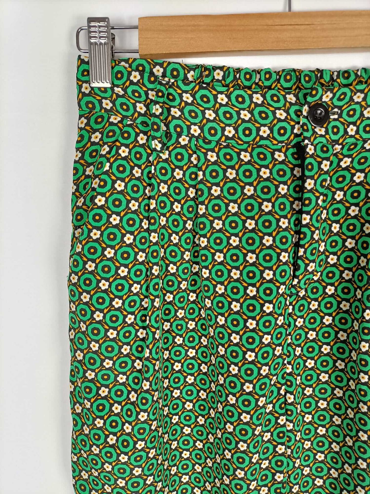 SEE U SOON.Pantalones verdes estampados T.36