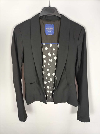 BERSHKA.Blazer negra entallada T.xs