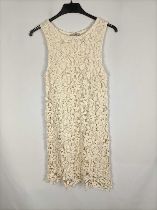 PULL&BEAR. Vestido beige encaje T.m