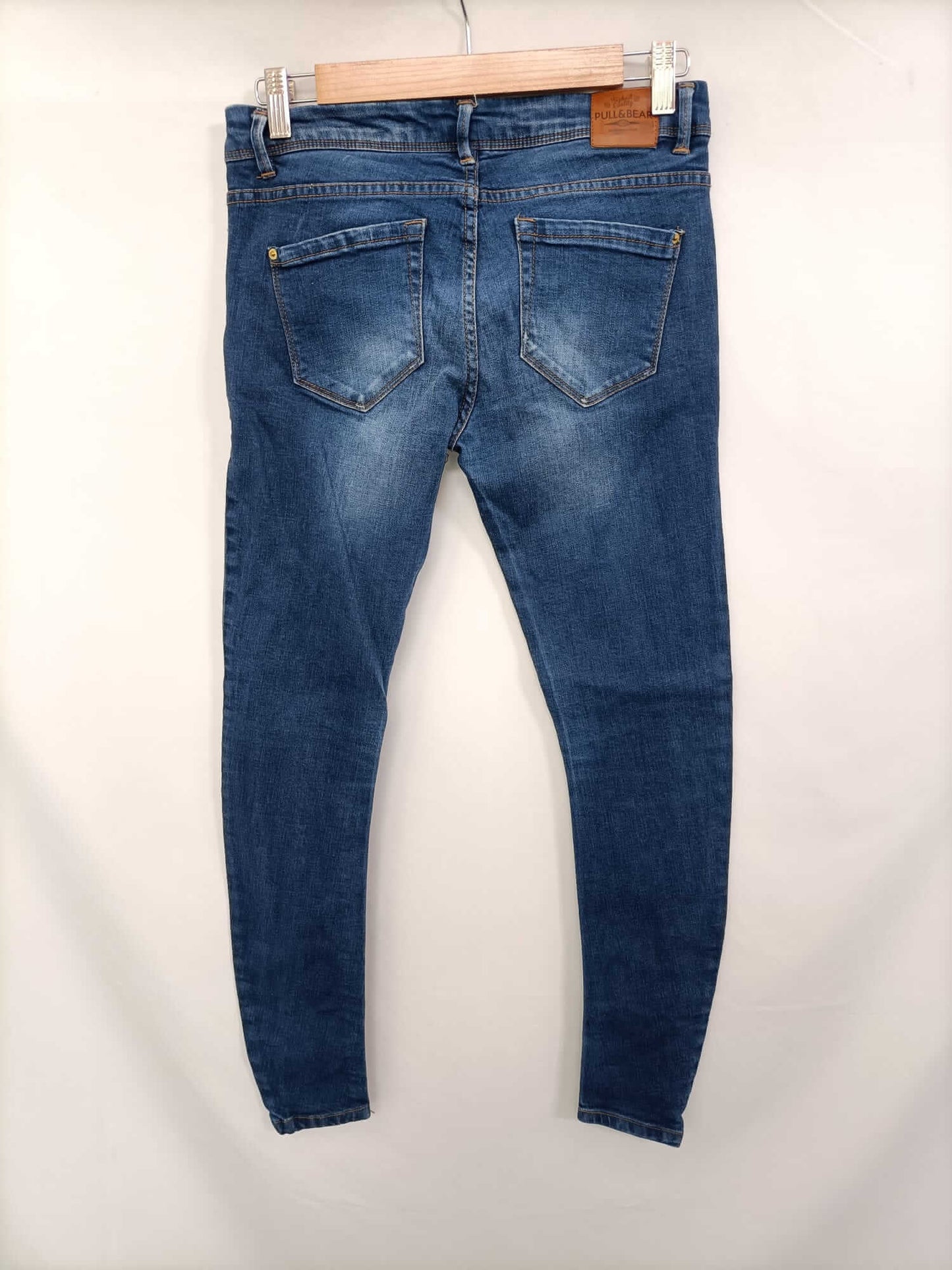 PULL&BEAR. Pantalón demin T.38