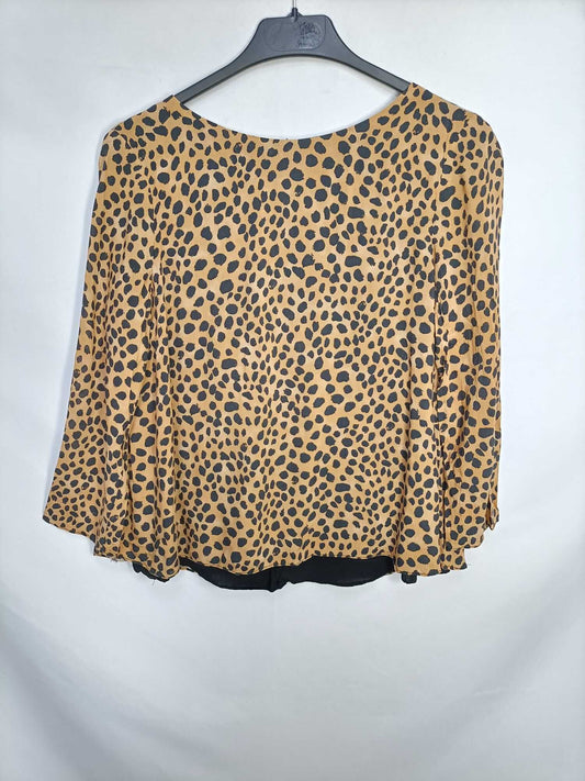 ZARA. Blusa animal print T.xs