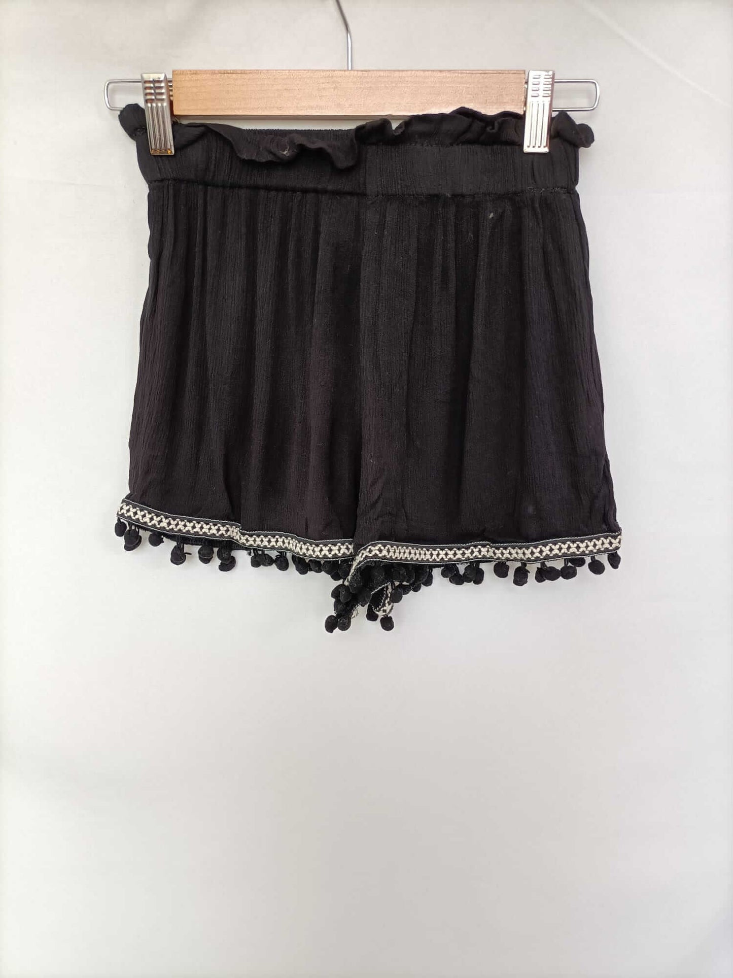 SHEIN. Shorts negro borlas T.s