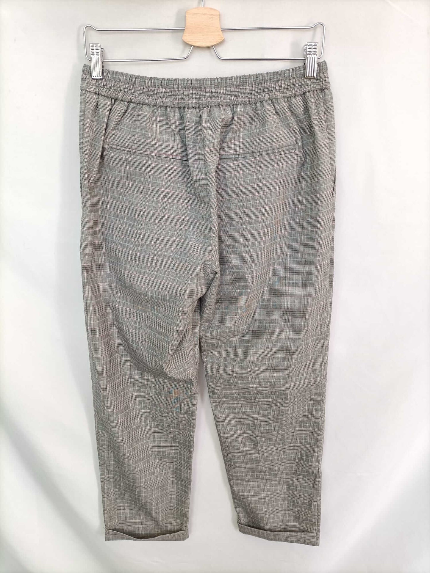 PULL&BEAR. Pantalón cuadros gris T.l