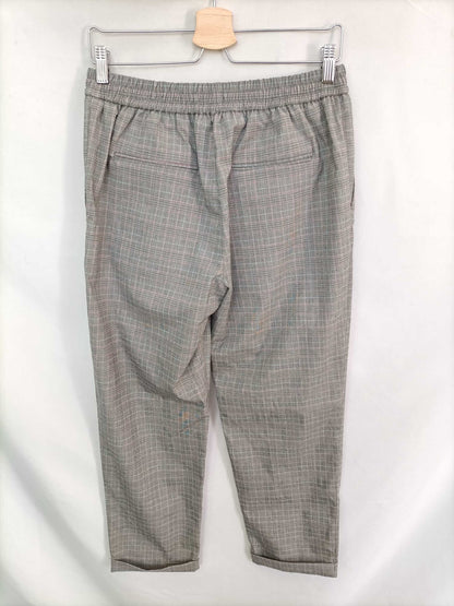 PULL&BEAR. Pantalón cuadros gris T.l