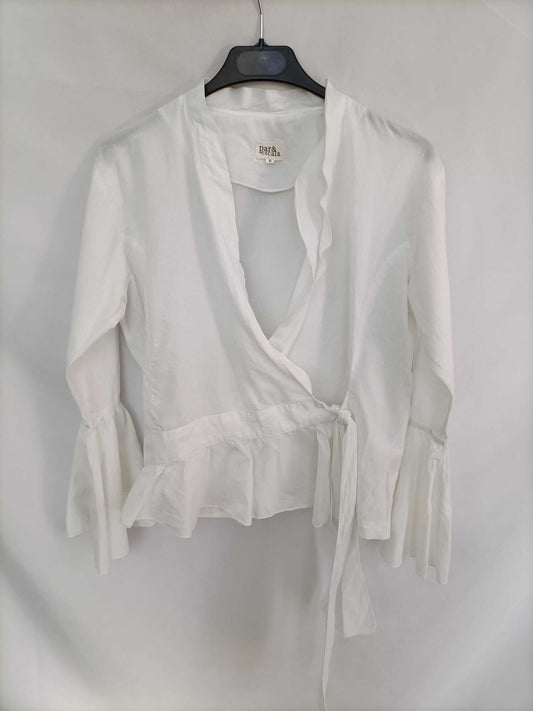 PAR&ESCALA. Blusa blanca cruzada T.s