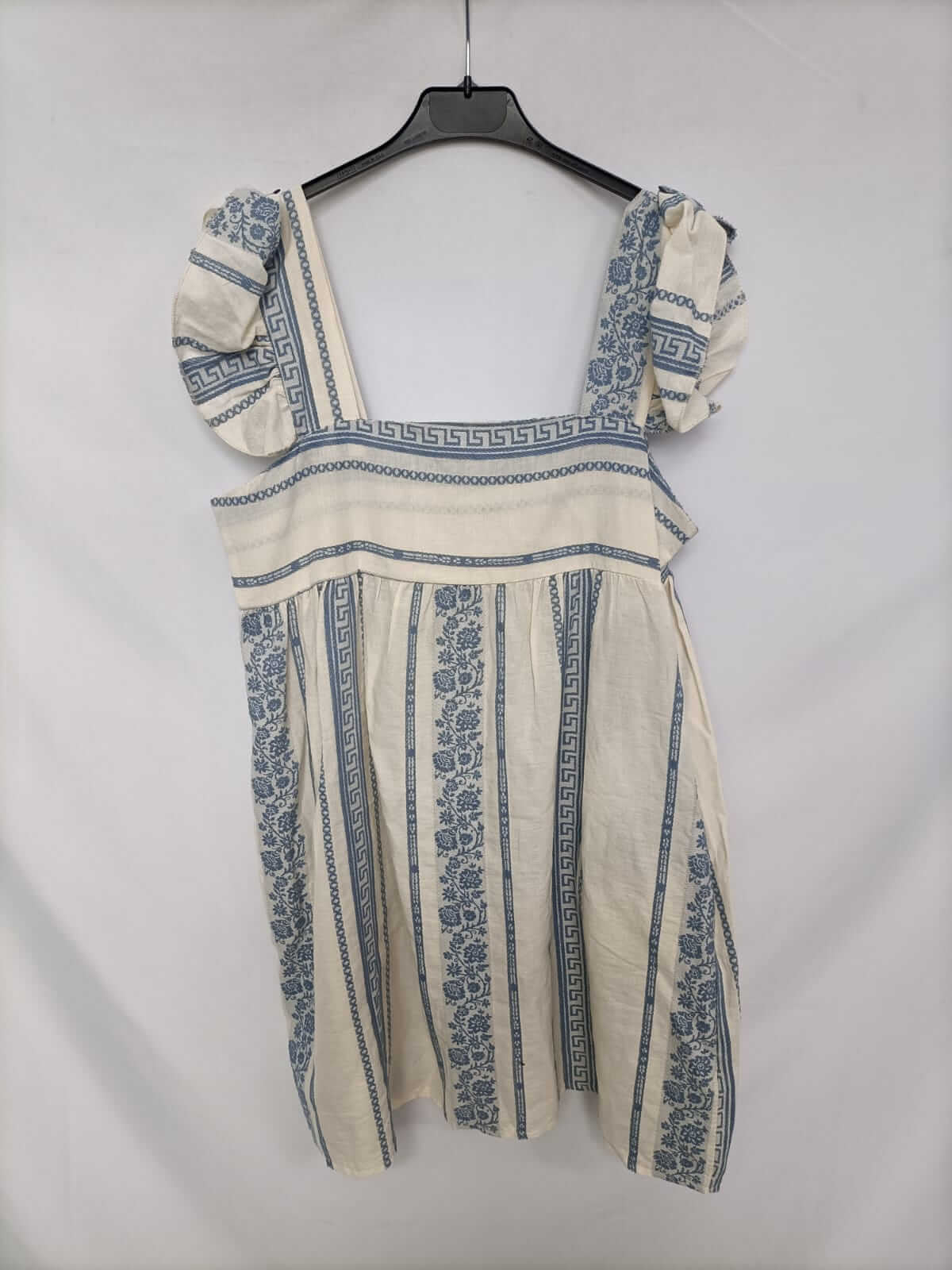 POMPO. Vestido beige bordado Tu (s/m)