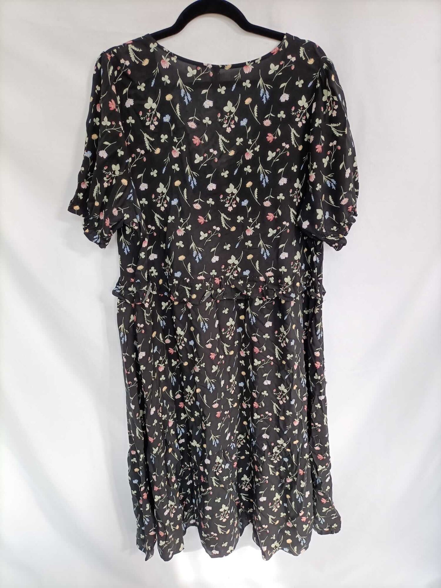 MarketH&M.Vestido negro midi flores T.2XL