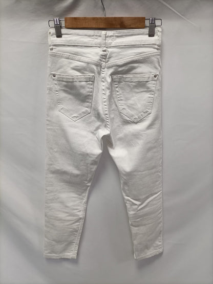 MANGO. Pantalón denim blanco T.34