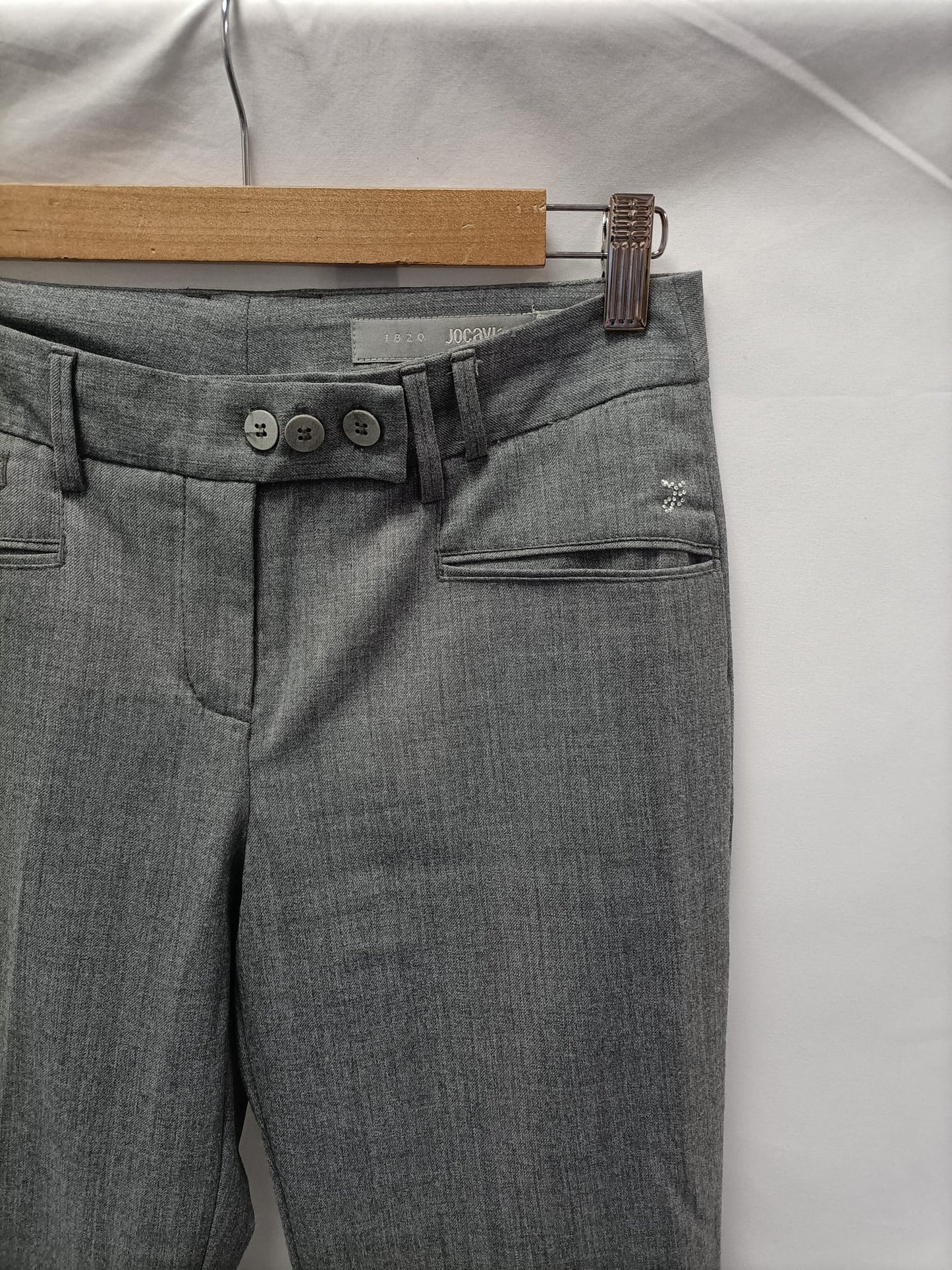 JOCAVI. Pantalón recto gris T.36