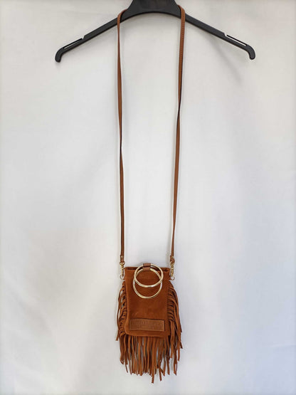 PRISCILA WELTER.Bolso piel camel flecos