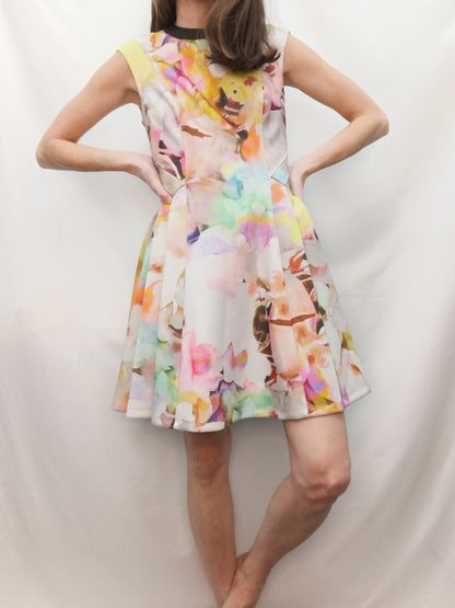 TED BAKER. Vestido estampado neopreno T.s