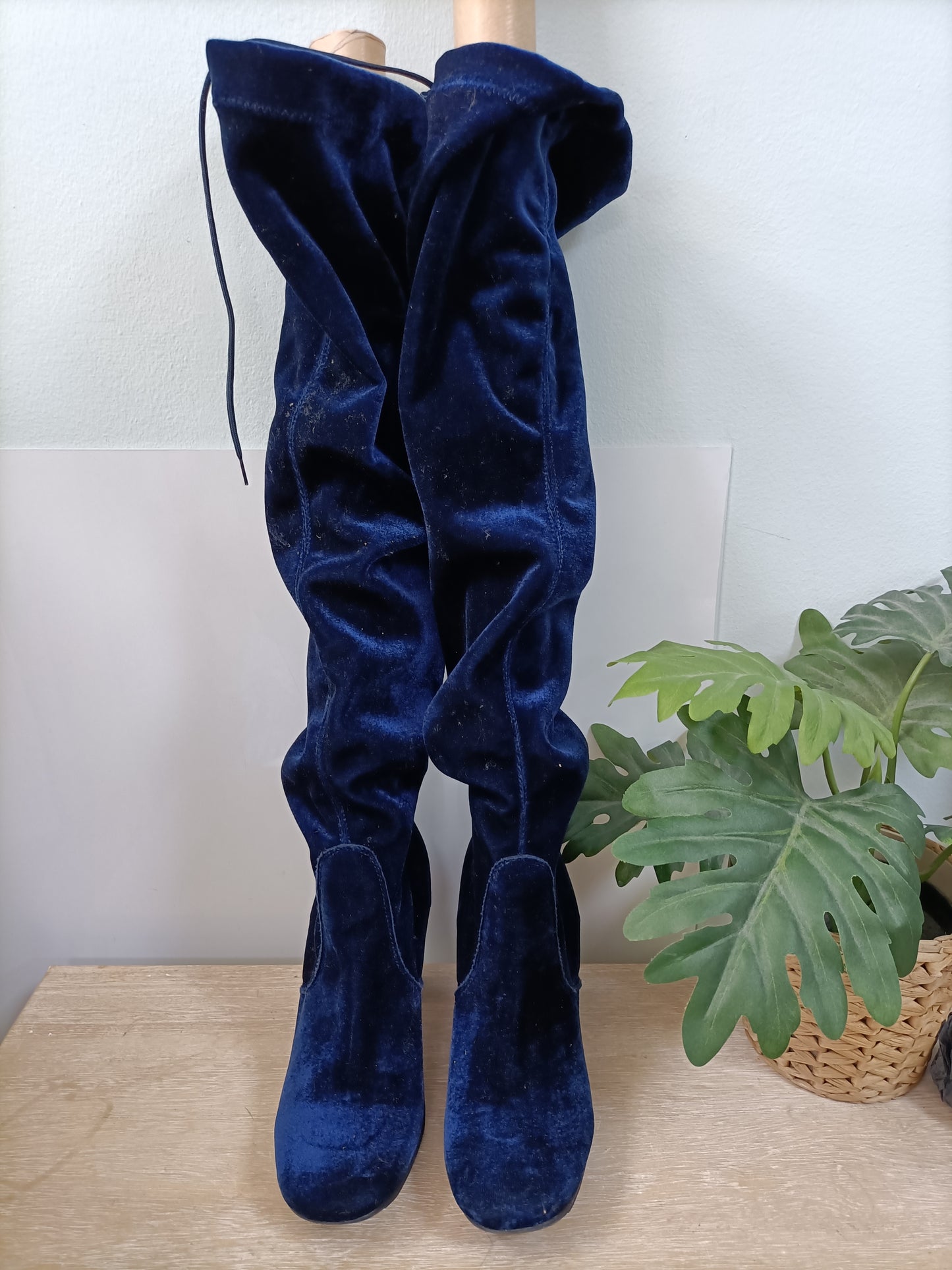 VERA GOMMA.Botas altas azules terciopelo T.39