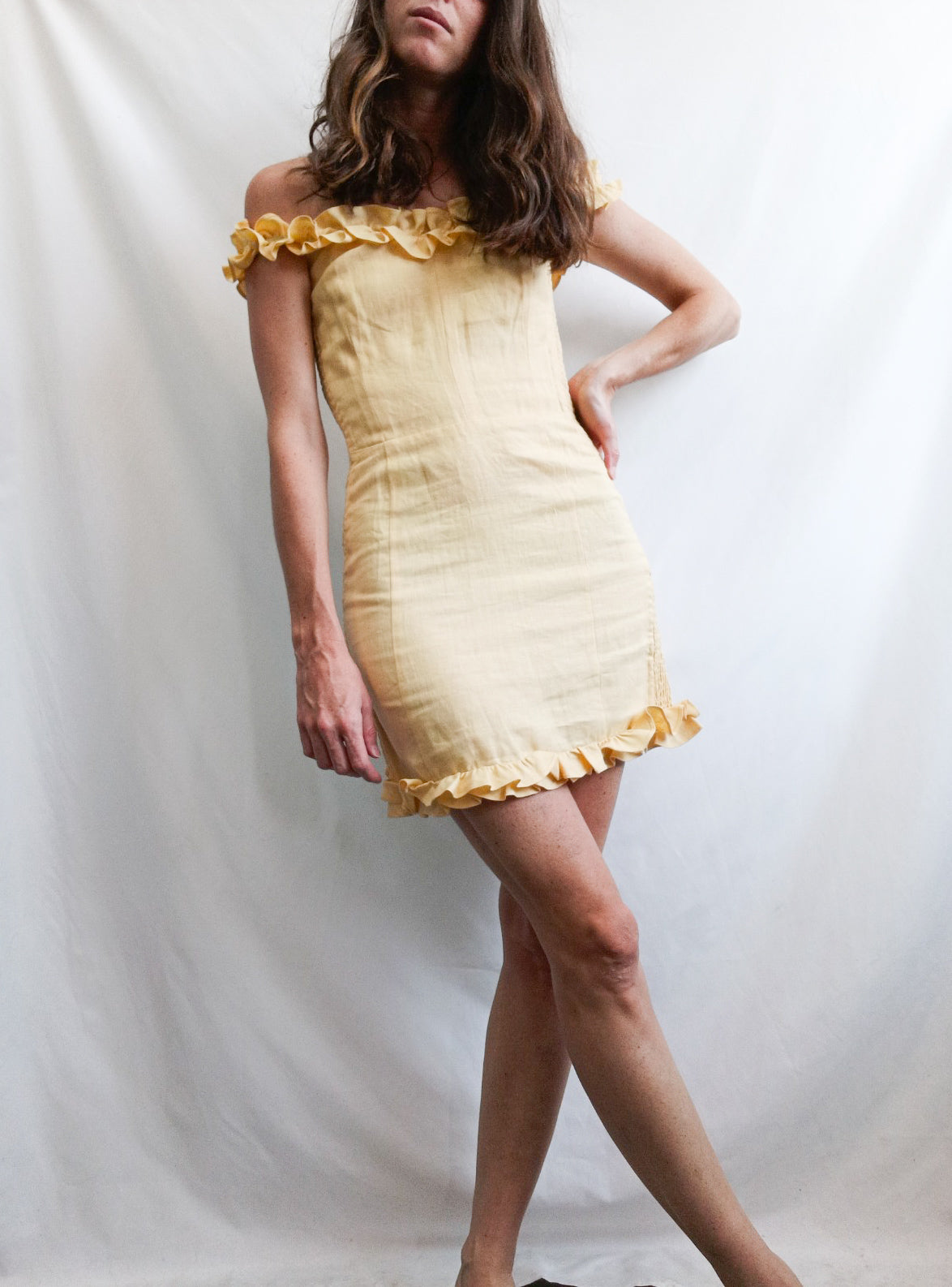 REFORMATION. Vestido corto amarillo T.6 (s)