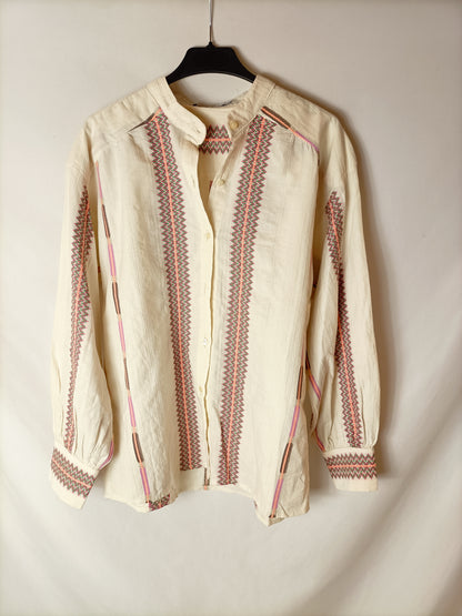 MAGNOLYA. Blusa beige bordados. T O (S/M)