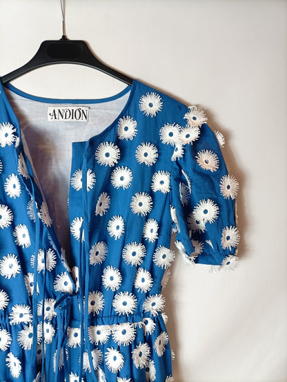 ANDION. Vestido azul detalles en relieve. T S/M