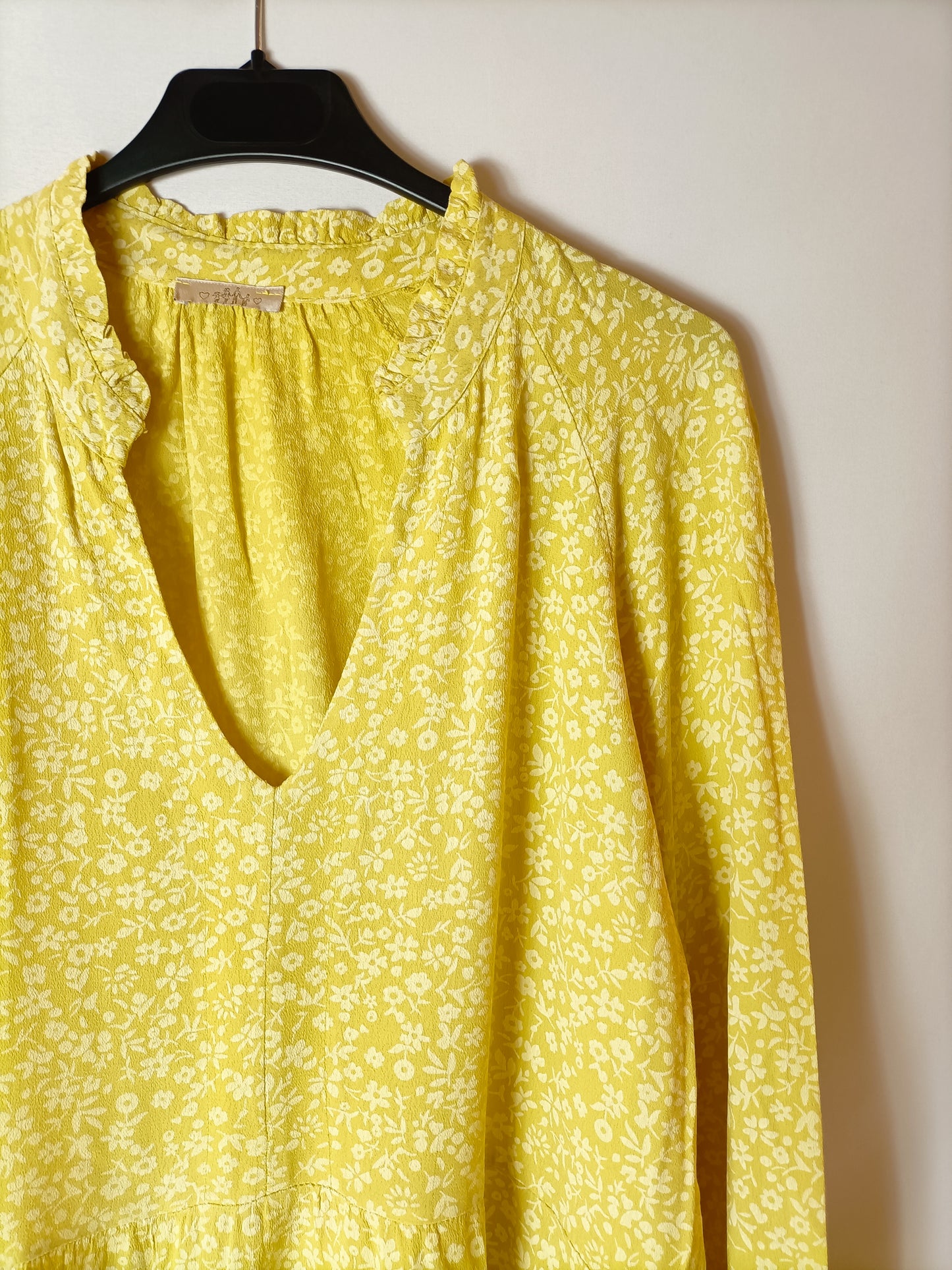 OTRAS. Vestido amarillo estampado. T M