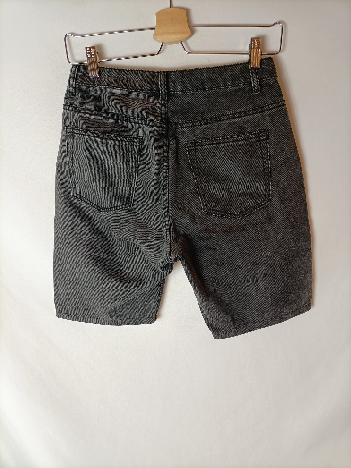 MOMMOKROM. Shorts negro T.34