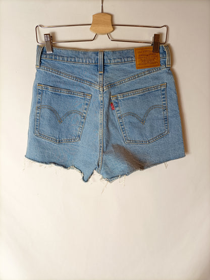 LEVI`S. Shorts vaquero deshilachado T.29