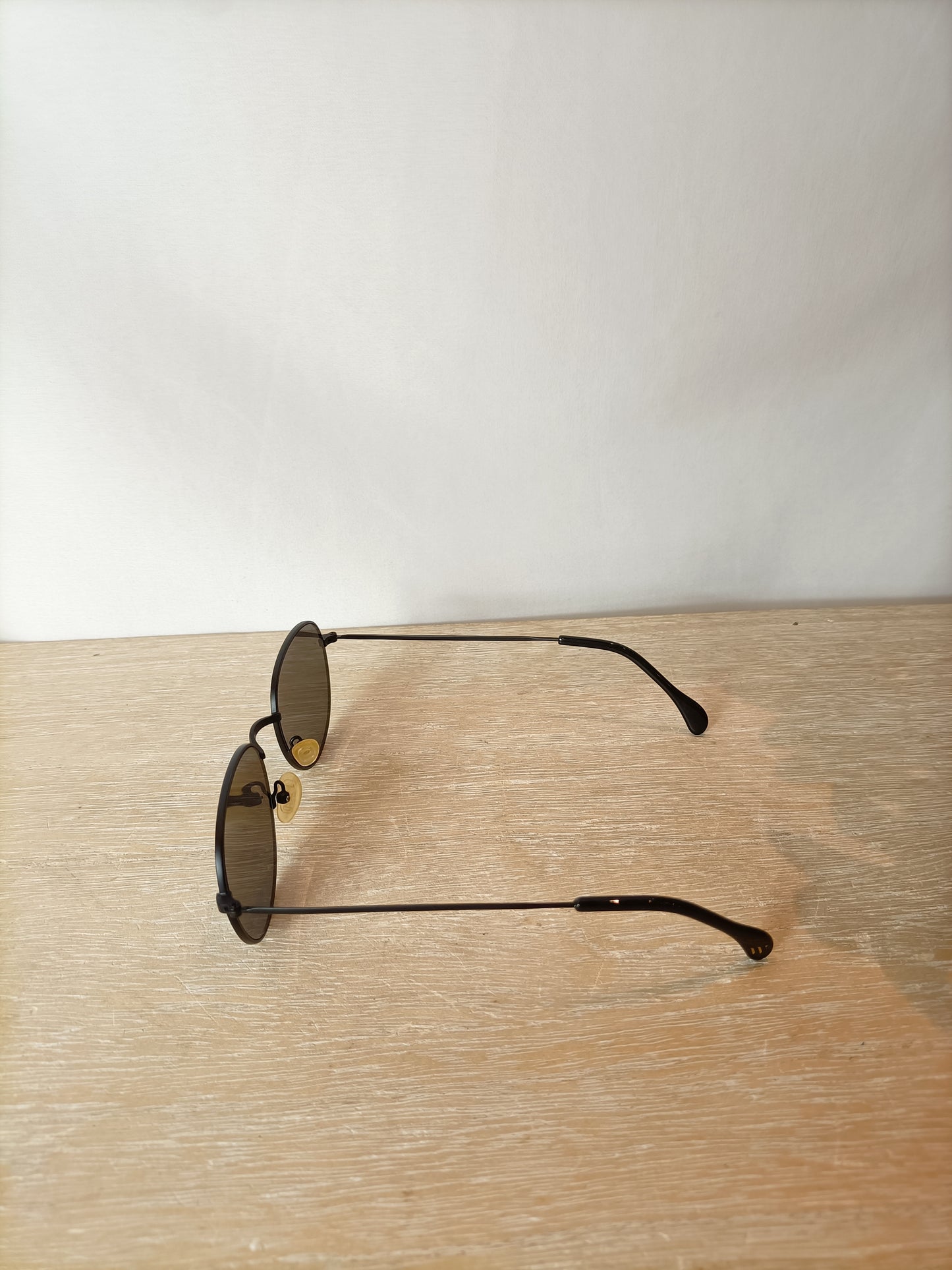 HAWKERS. Gafas de sol negras